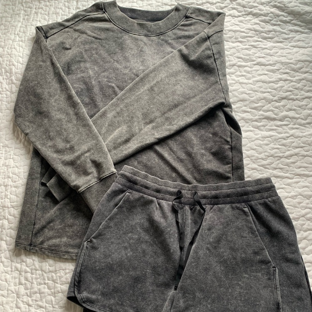 Women’s Dark Grey Target All in Motion Matching Set in size Small
